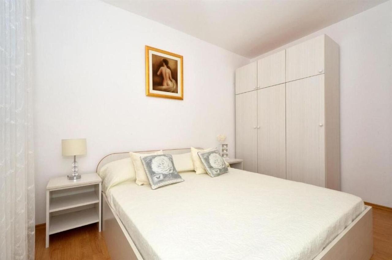 Apartments Sandy Рогозниця Екстер'єр фото