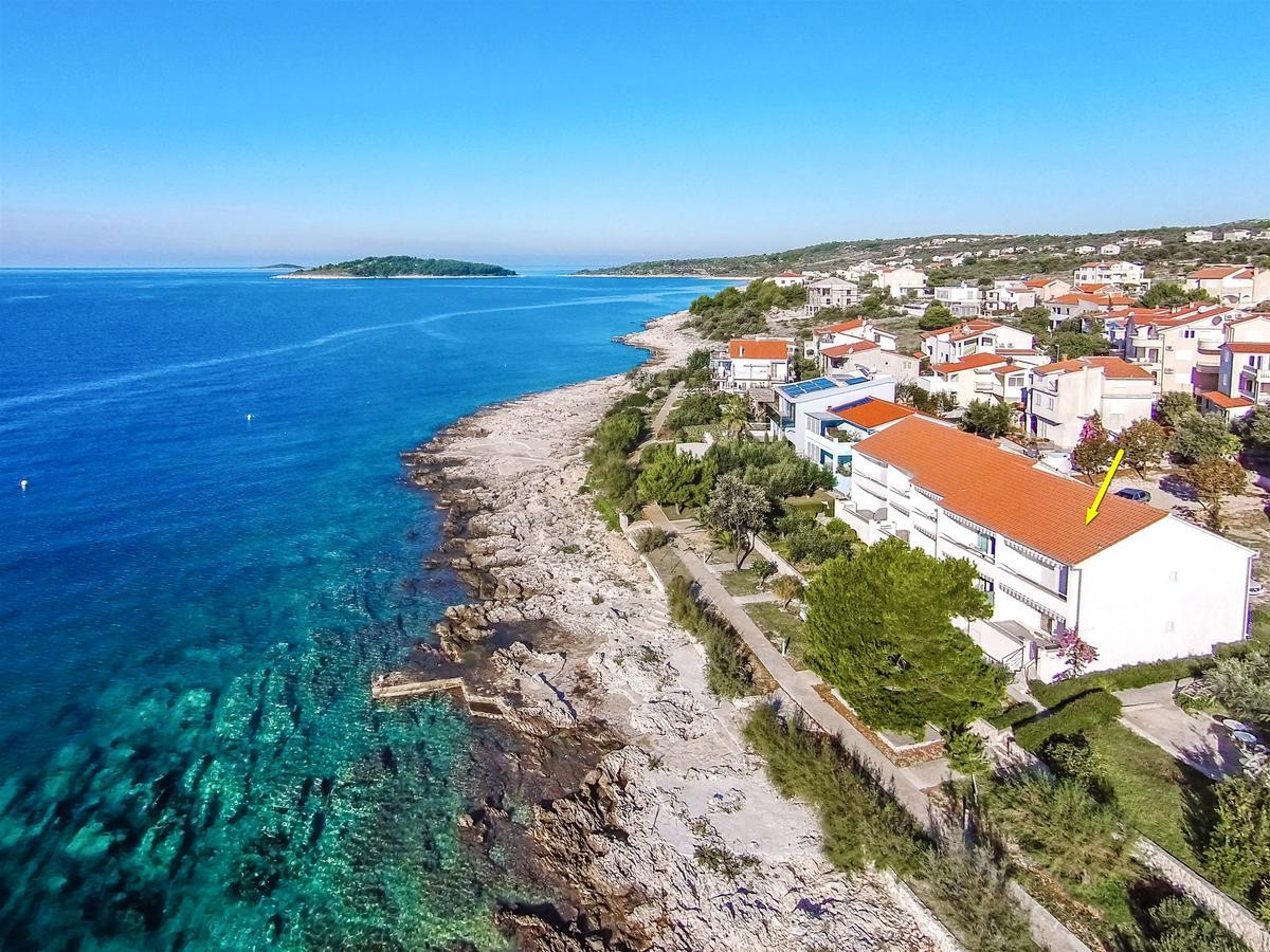 Apartments Sandy Рогозниця Екстер'єр фото