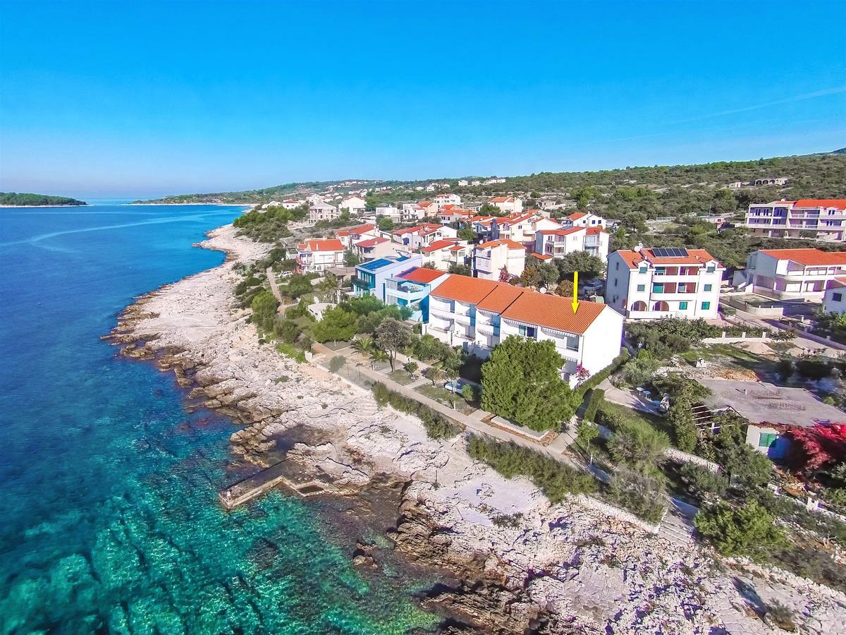 Apartments Sandy Рогозниця Екстер'єр фото
